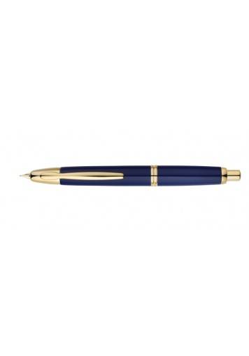 Tapasztalja meg a luxus és a technológia zökkenőmentes ötvözetét a Capless Gold Fountain Pen Blue töltőtollal. A sárgaréz testbe zárt, kiváló toll 18 karátos arany tollhegyet tartalmaz, amely üresjáratban könnyedén visszahúzódik. Az aranyozott klippel és gyűrűkkel díszített toll az elegancia megnyilvánulása, amely minden egyes vonásnál pontosságot ígér.